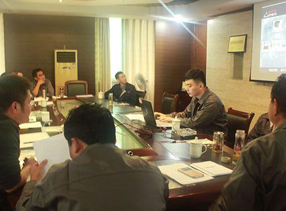 陜西省農(nóng)機系統(tǒng)領(lǐng)導(dǎo)蒞臨我公司考察指導(dǎo)