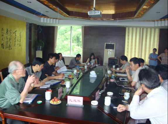 農(nóng)機監(jiān)理總站領(lǐng)導(dǎo)到我公司考察